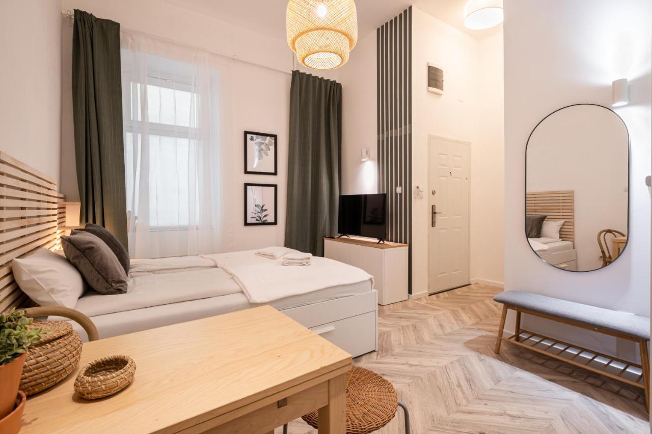A20- Bp Modern Boutique *