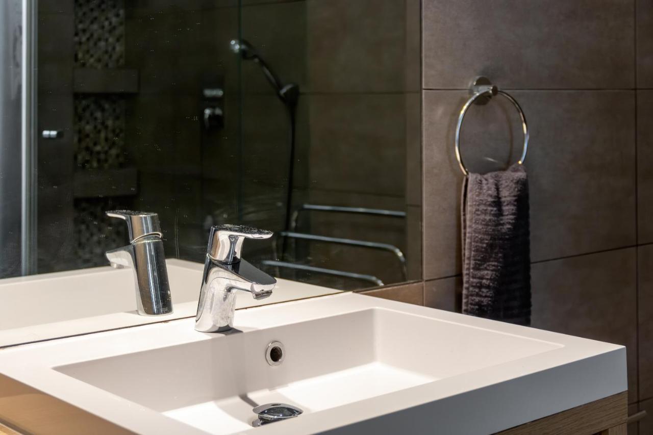 Spacious & Stylish In Downtown Budapest