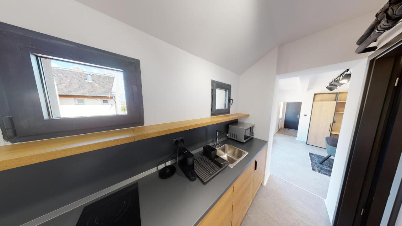 In 7 Apartment