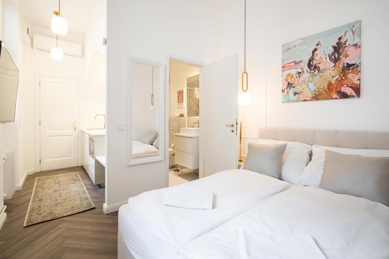 E13 - Grand Boulevard Heritage - Location By Bqa * Budapest