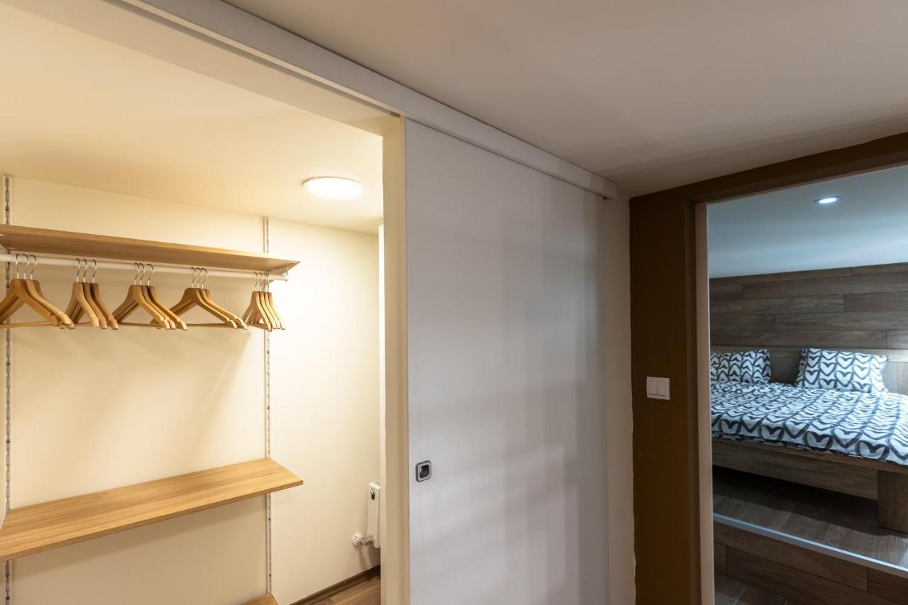 Kazinczy 10 With 3 Bedrooms Apartment