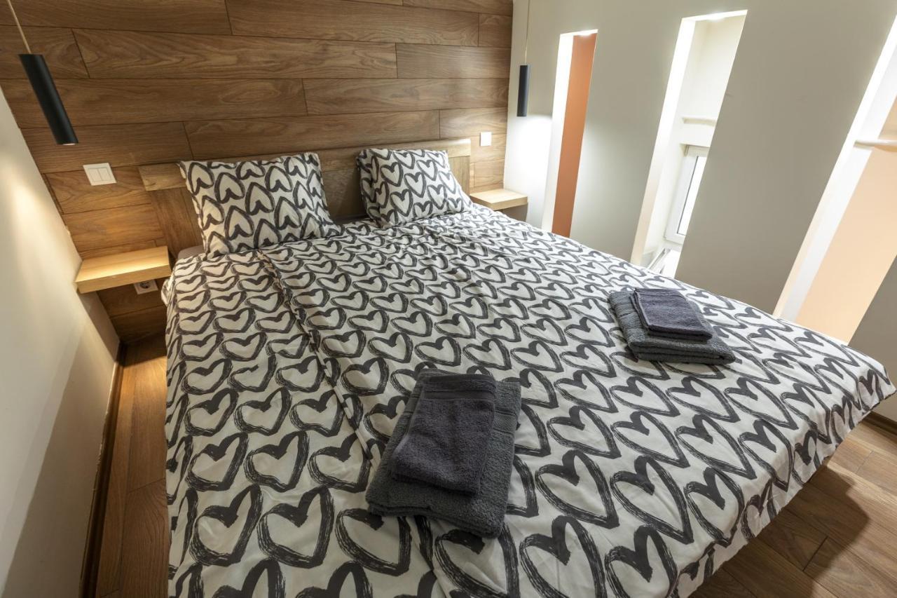 Apartment Kazinczy 10 With 3 Bedrooms