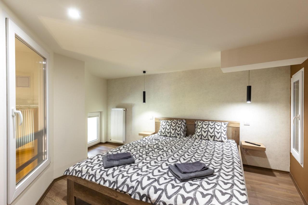 Kazinczy 10 With 3 Bedrooms Apartment