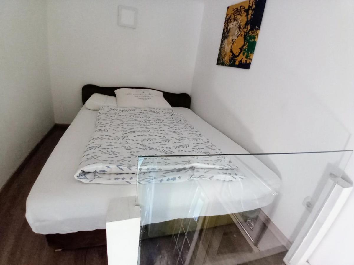 3 Separate Beds - 40m2 - *