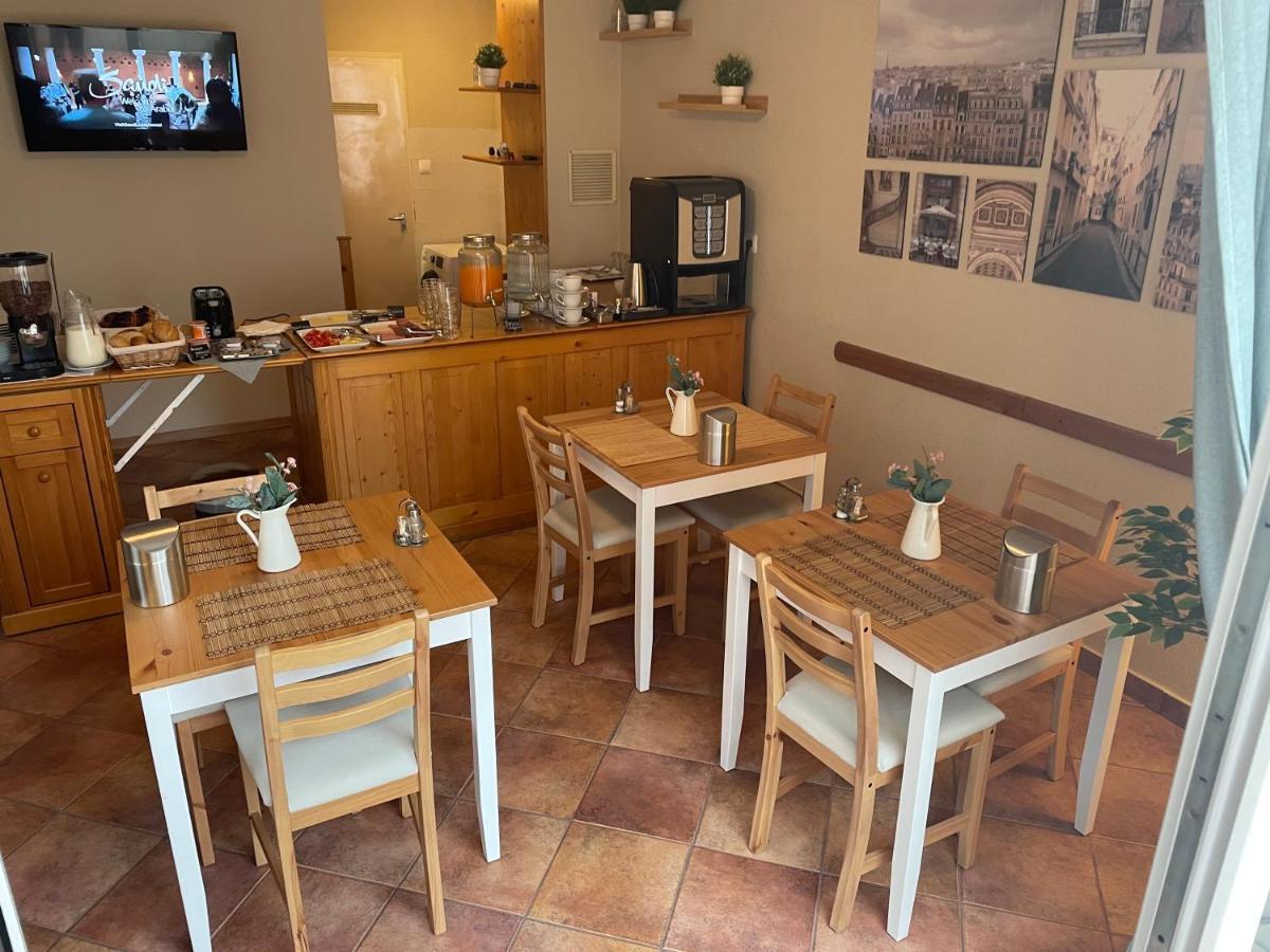 Boulevard Panzio - Self Check-in 3* Boedapest