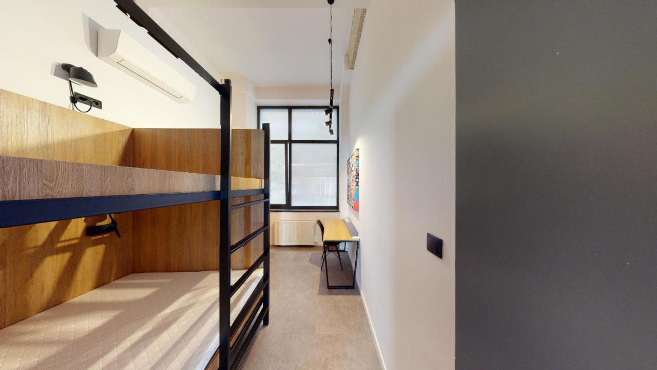 Apartment In 10 *