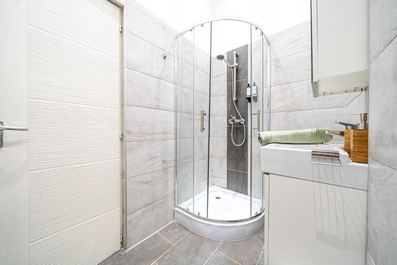Appartement A30- Boutique Apartments, Location. By Bqa *