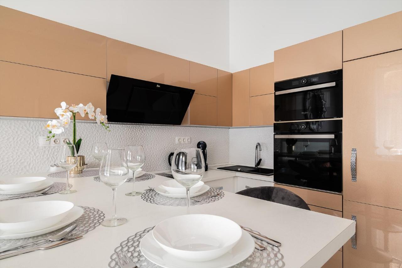 Luxury With Free Garage And Balcony In The Center Apartamento Budapest