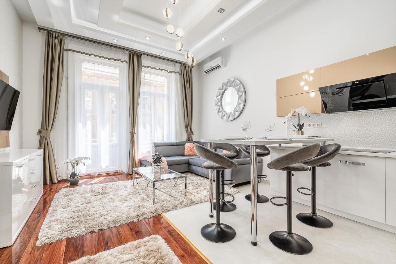 Apartamento Luxury With Free Garage And Balcony In The Center Budapest