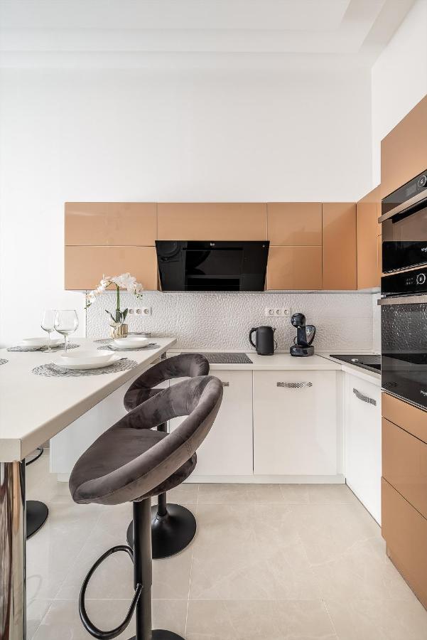 Apartamento Luxury With Free Garage And Balcony In The Center