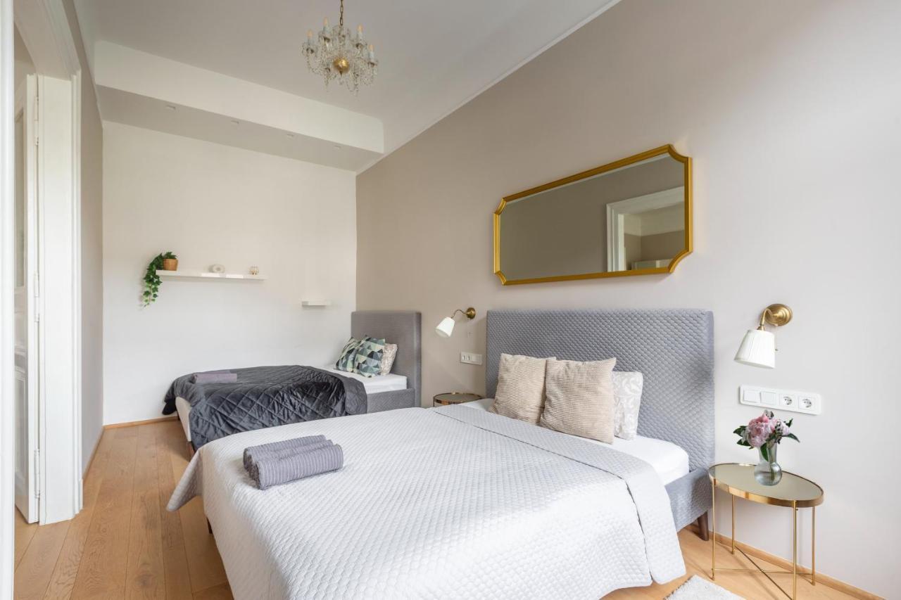 Apartment Luxury Elizabeth Next To The New York Cafe Budapest