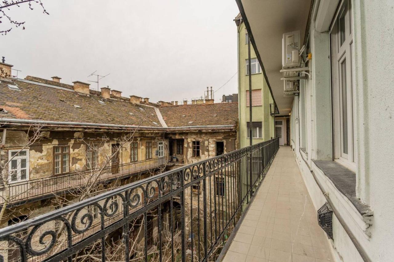 Azure Green Heaven * Budapest