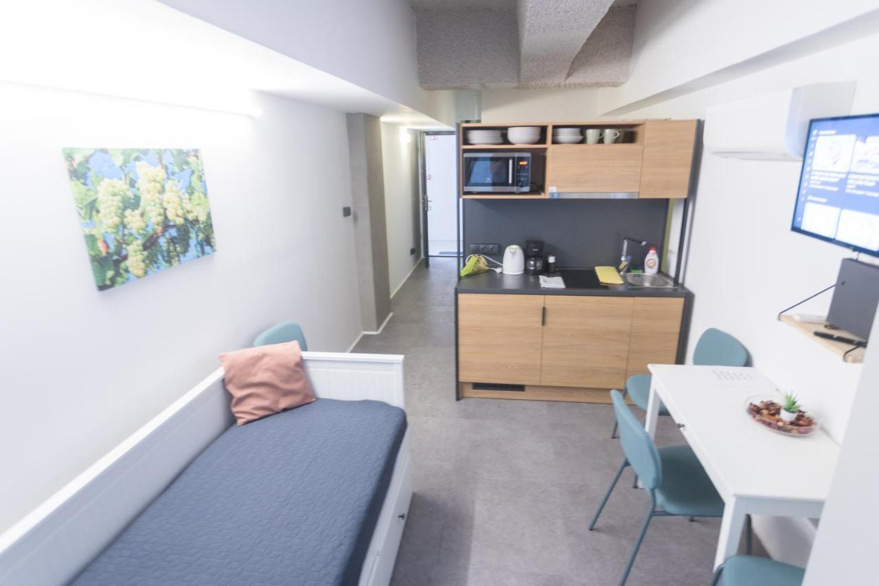 Apartmán Peaceful Basement With Terrace & Free Gym