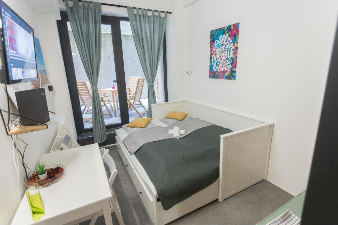 Apartmán Peaceful Basement With Terrace & Free Gym