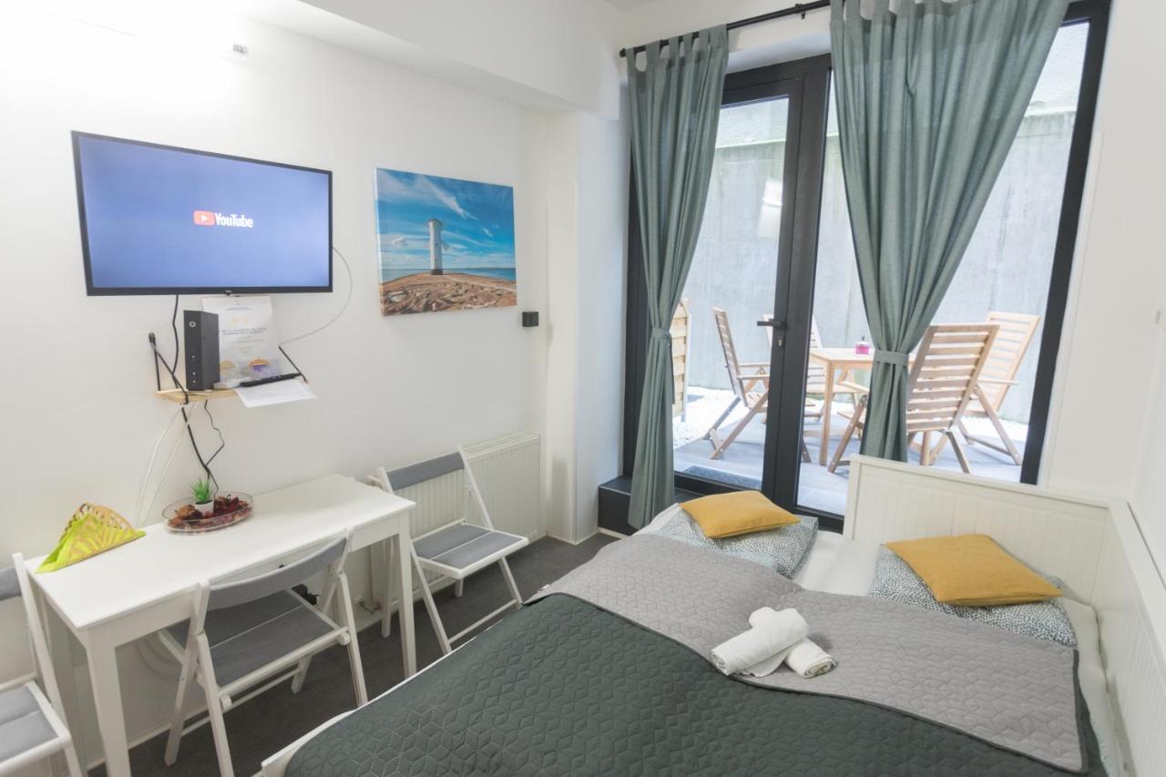 Peaceful Basement With Terrace & Free Gym * Budapest