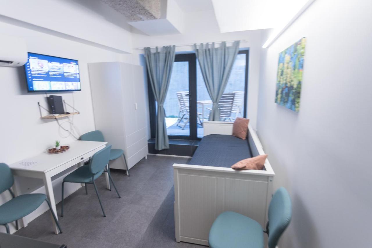Peaceful Basement With Terrace & Free Gym * Budapest