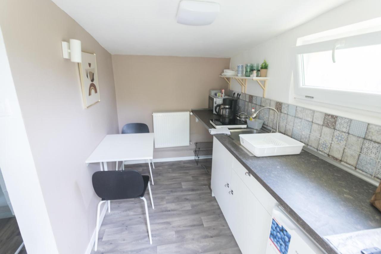 Hi-bp Garden Batsanyi Tiny House Near The Train With Free Parking Appartement Boedapest