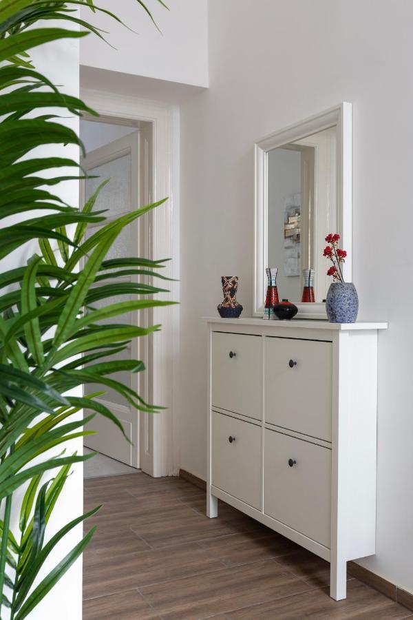 Lh Gallery Apartment