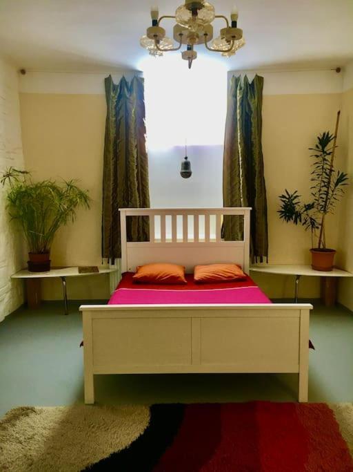 Vintage Studio Apartment, Garden And Free Parking Budapest