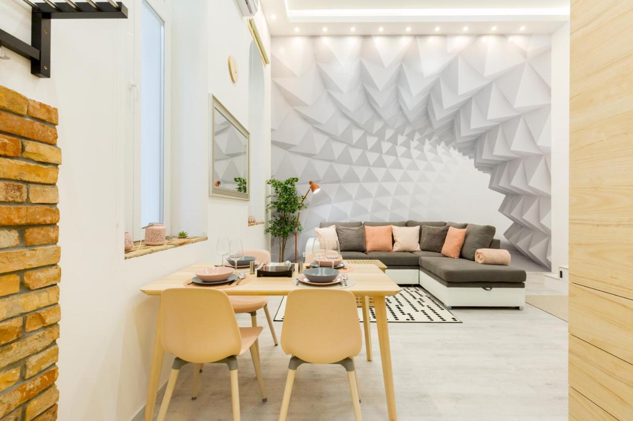 Pastel Paradise With A Ray Of Sunshine *