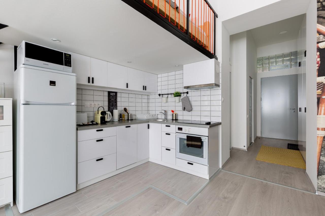 Apartment Cobblestone Quarters With A Wave Of Colour *