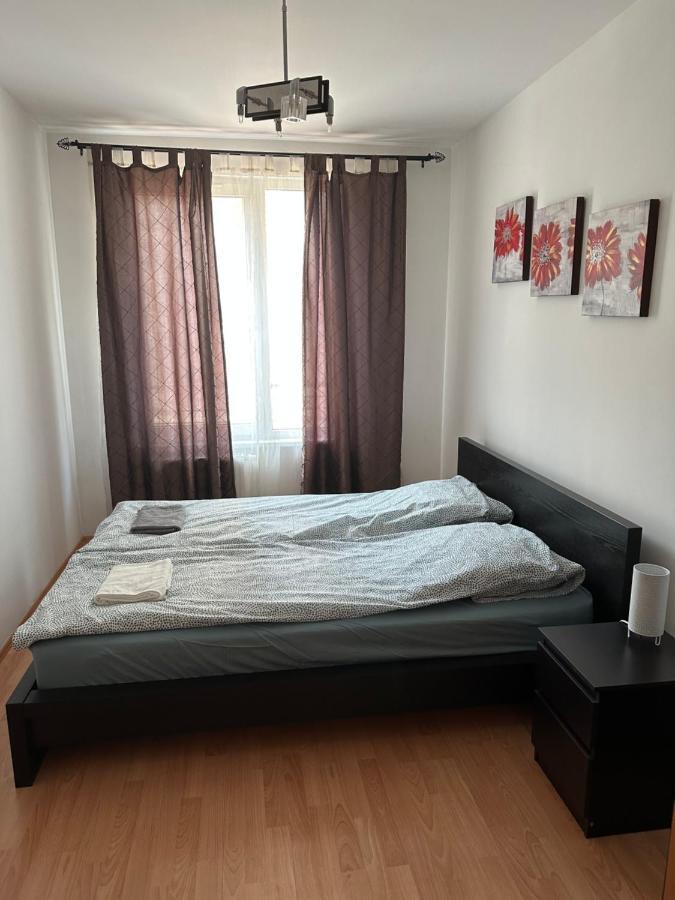 With Garage, Free Parking *