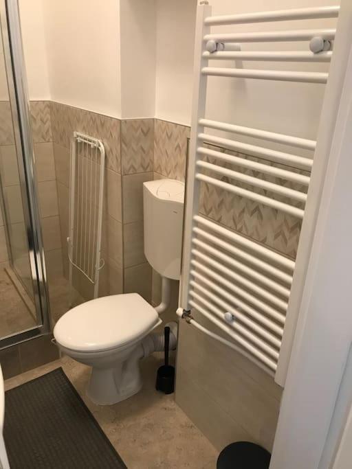 Apartment Park Oasis: Modern Near Szechenyi Bath *