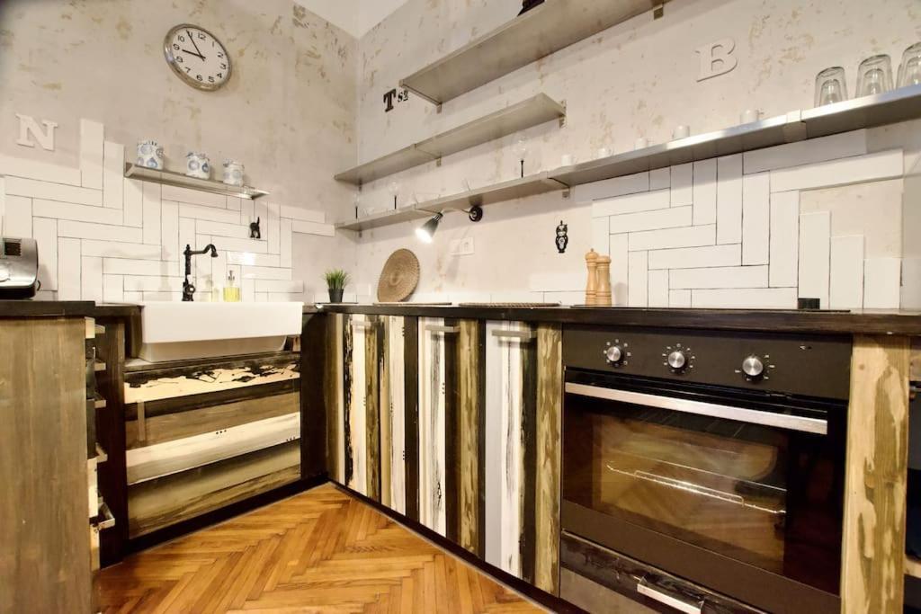 Budget By Hi5 - Mozsar * Budapest