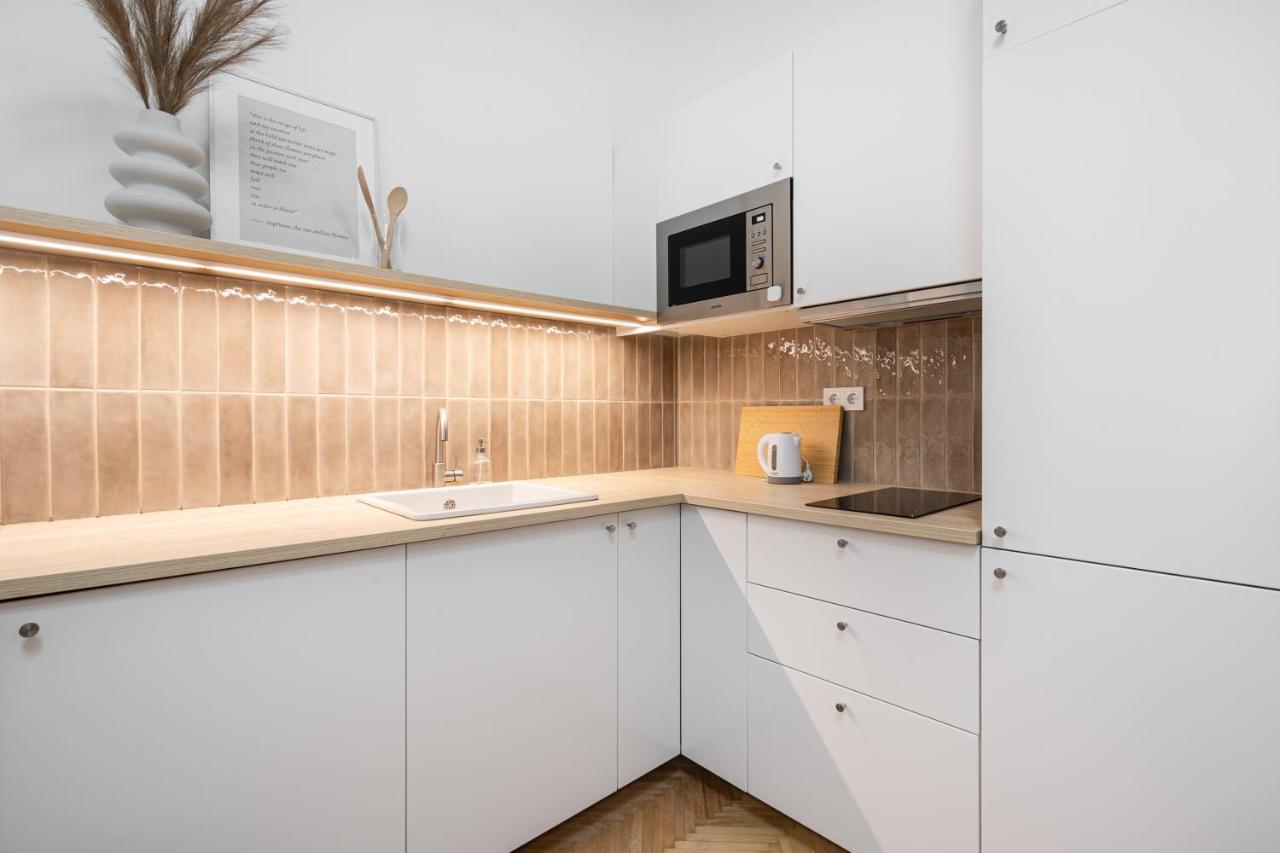 K10 - Kazinczy Street Heritage - Location By Bqa Apartment *
