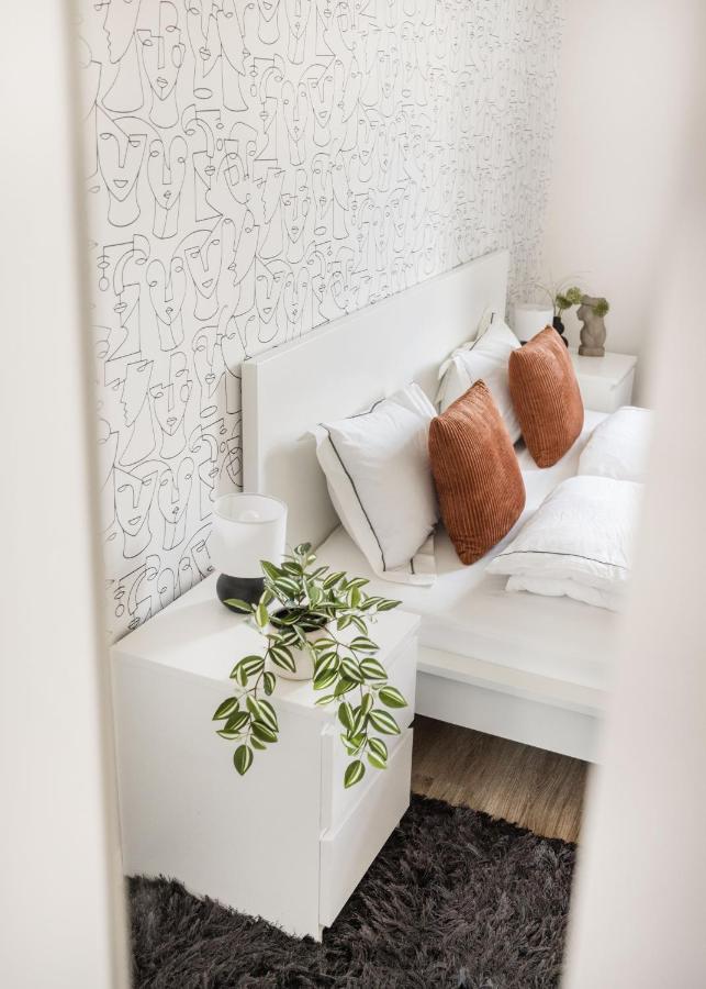 Apartamento Casadeco Inspired Minimalist W/ New York Cafe Views Budapest