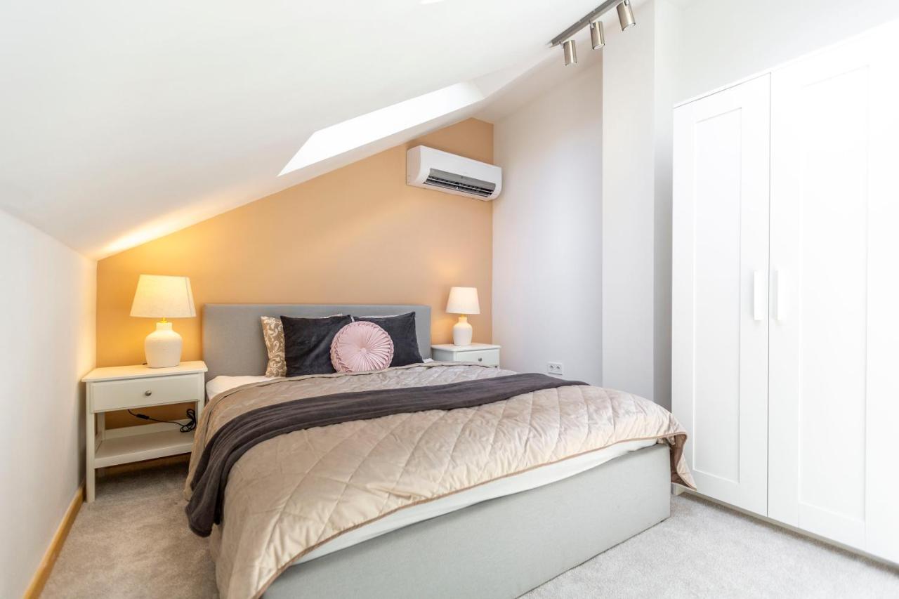 Unique 3 Floor With 4bdrm, 3bthrm * Budapest