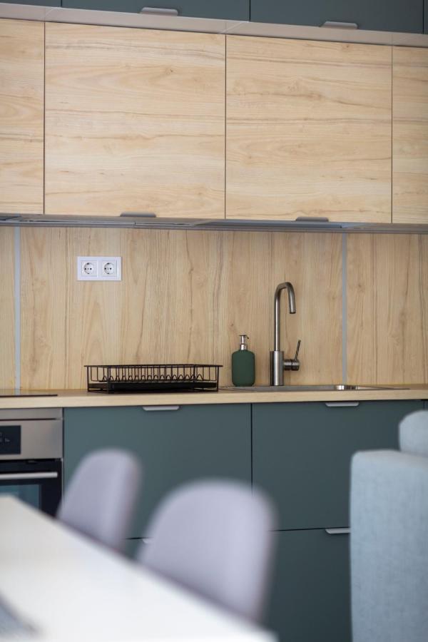 Unique 3 Floor With 4bdrm, 3bthrm Apartamento *