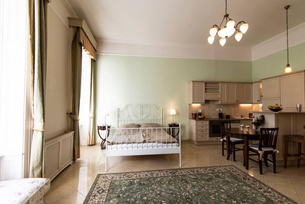 Parliament Dream At The Danube Apartment Budapest
