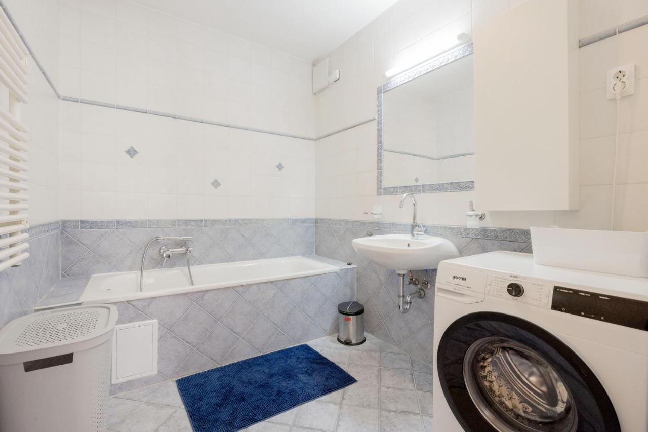 Appartamento Bright And Spacious Penthouse W/ Terrace & Parking