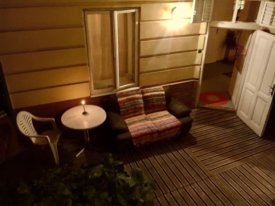 Lejlighed Vintage Studio Apartment, Garden And Free Parking