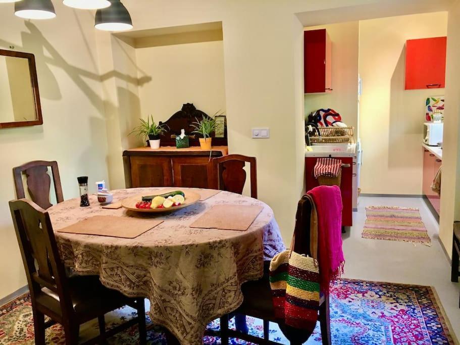 Lejlighed Vintage Studio Apartment, Garden And Free Parking