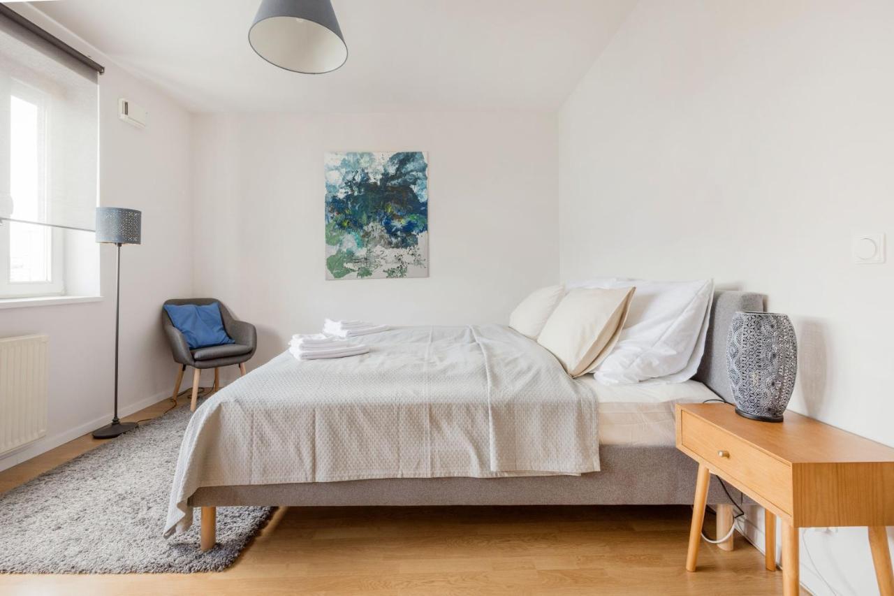Bright And Spacious Penthouse W/ Terrace & Parking * Budapest