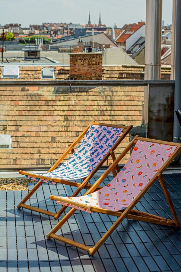 Luxury With Balcony In Downtown