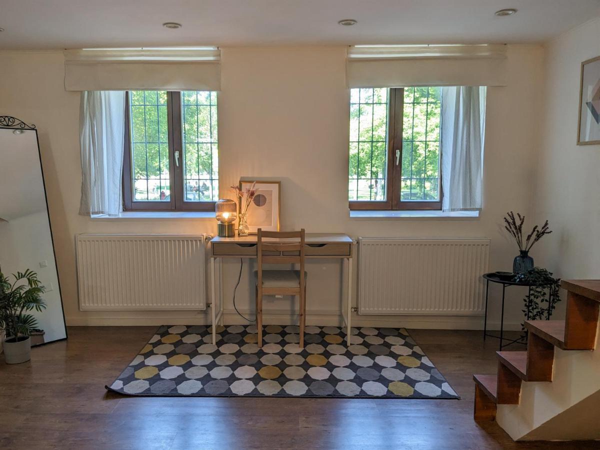 Apartamento Stylish 2-bedroom In *
