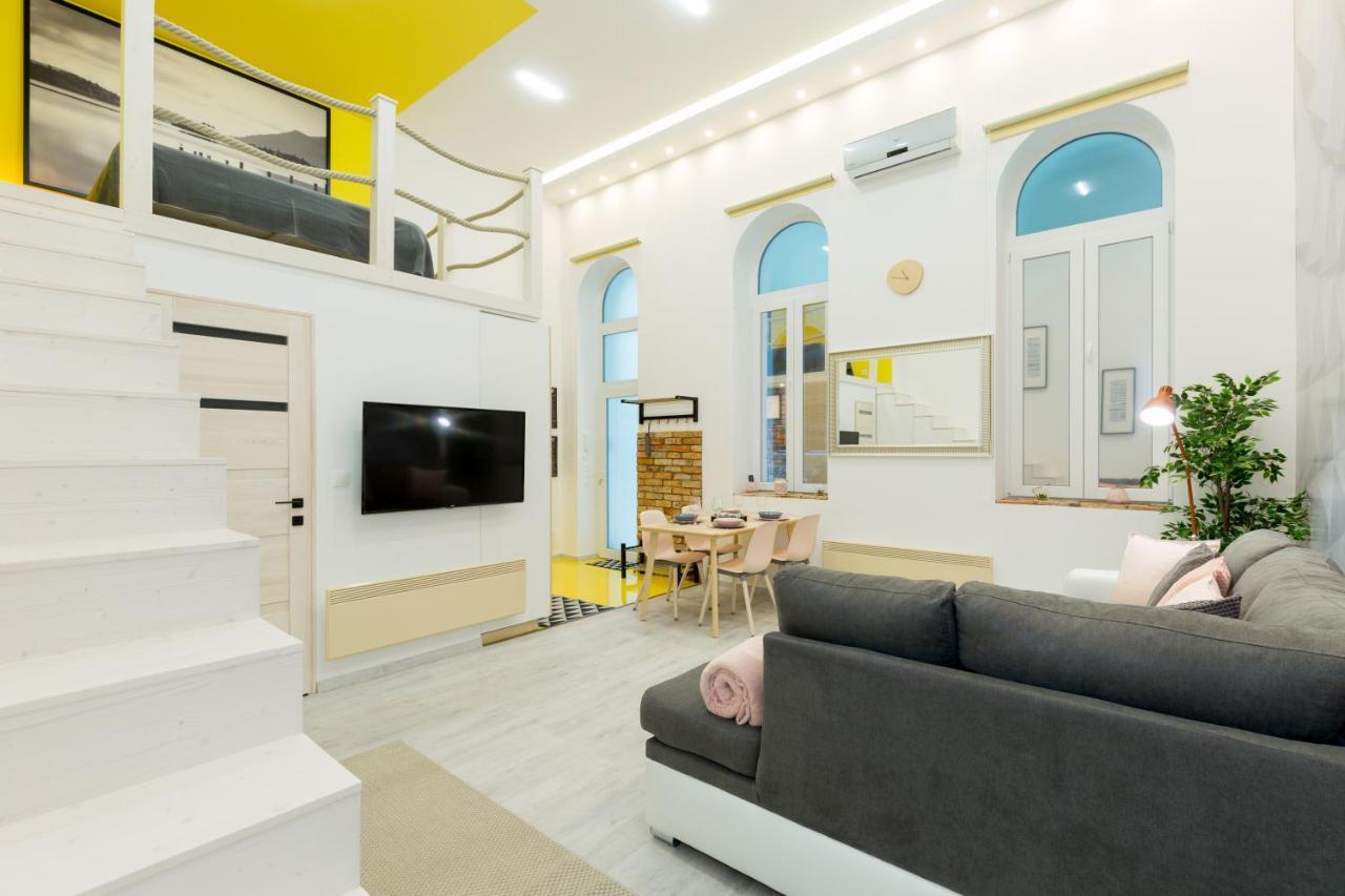 Pastel Paradise With A Ray Of Sunshine Apartment