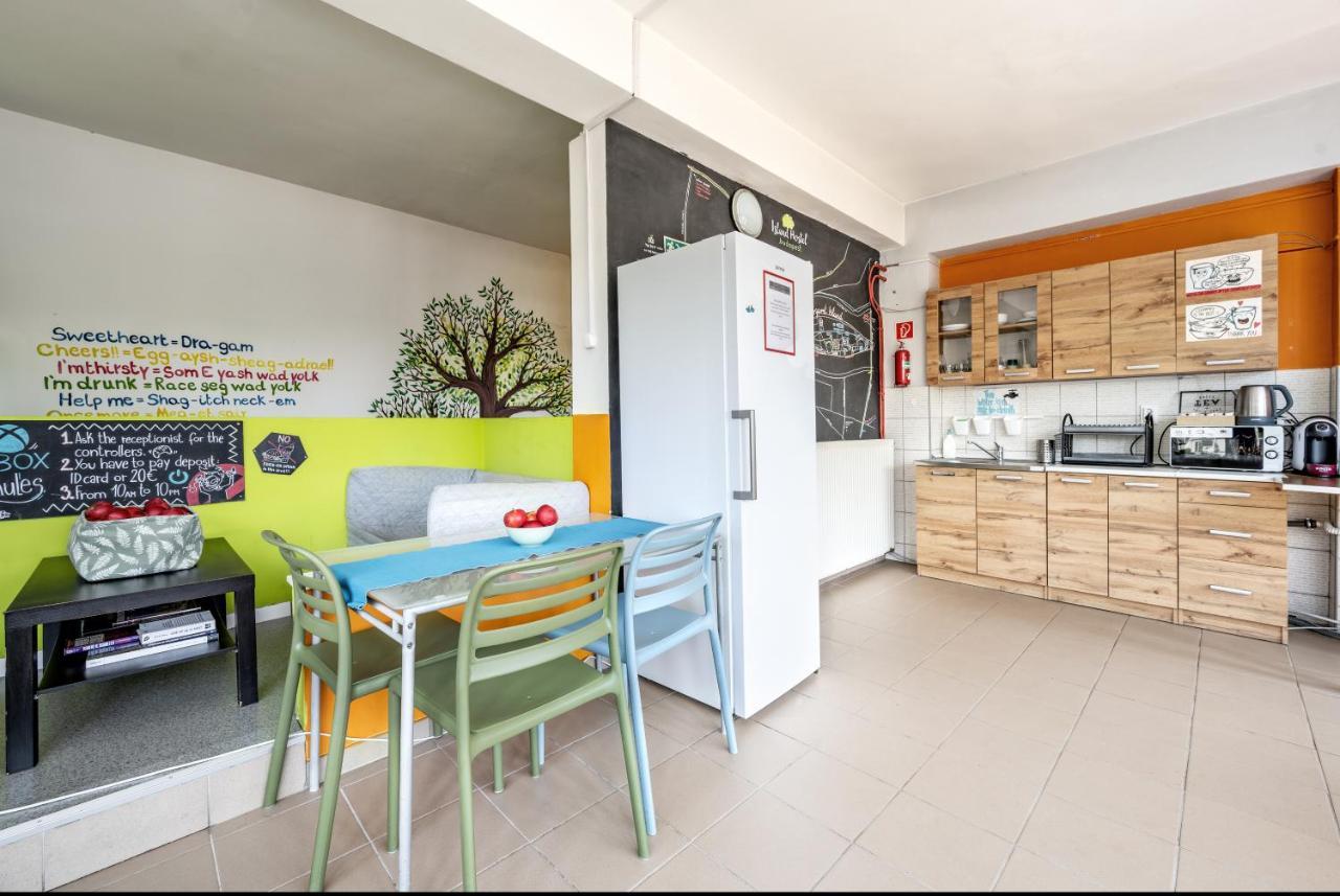 Island (adults Only) Hostel