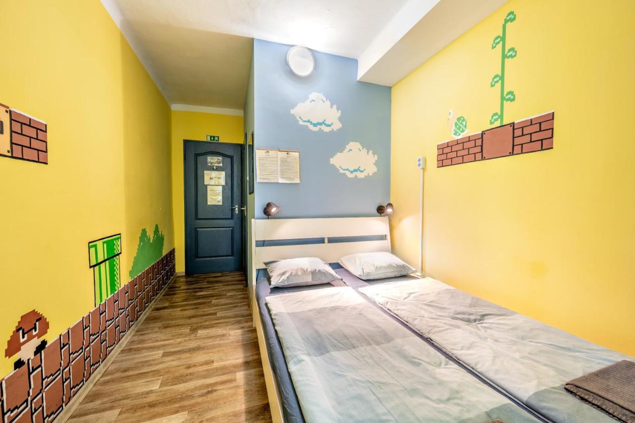 Hostel Island (adults Only)
