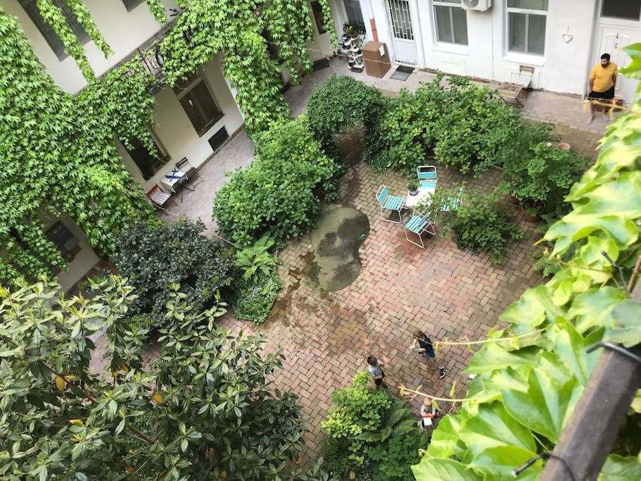Apartment Park Oasis: Modern Near Szechenyi Bath