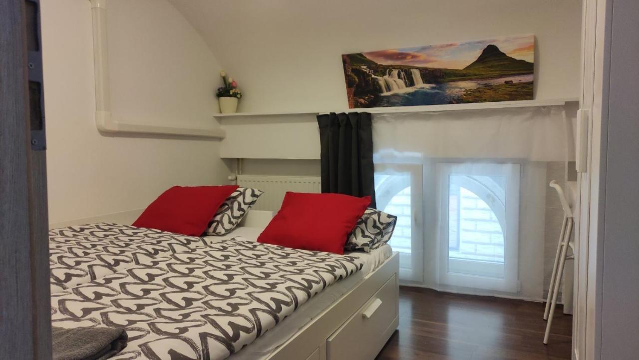 Eiffel-t45 Five Bedroom Appartement *
