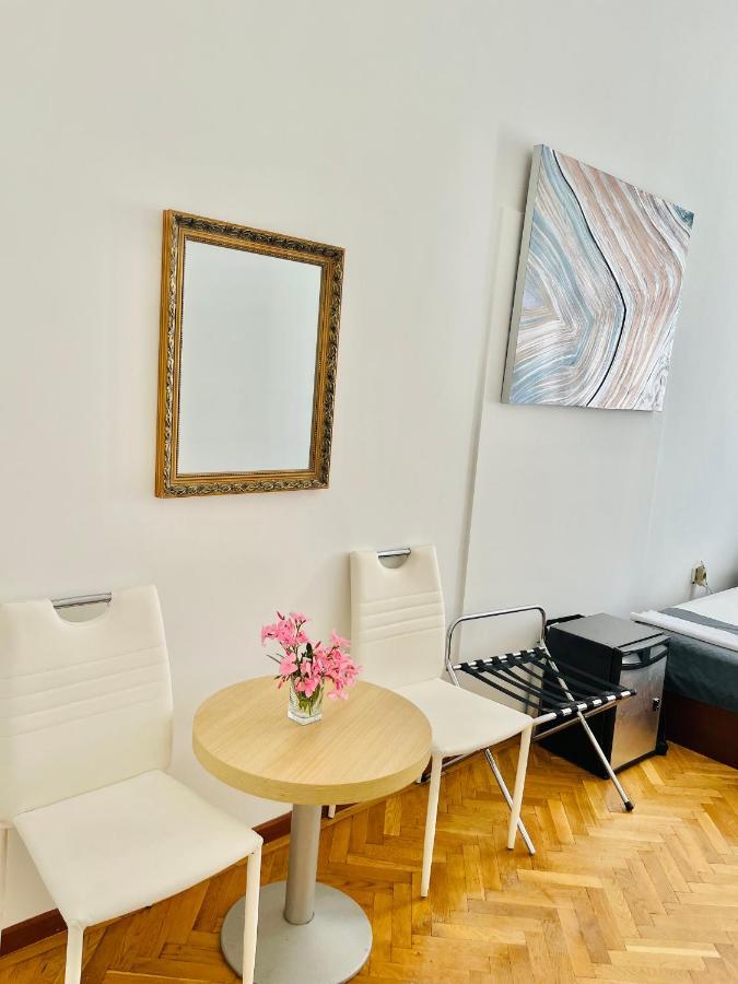 City Rooms Hostel *