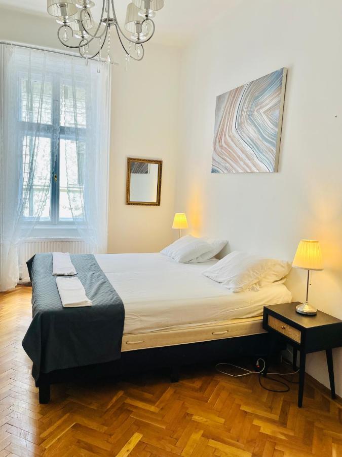 City Rooms Hostel
