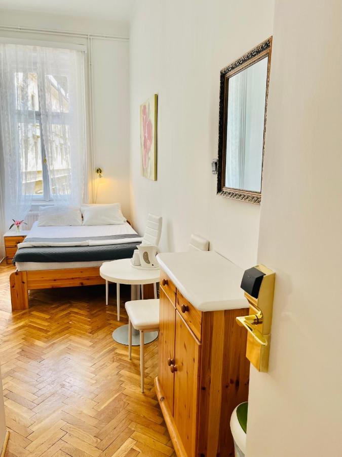 City Rooms *