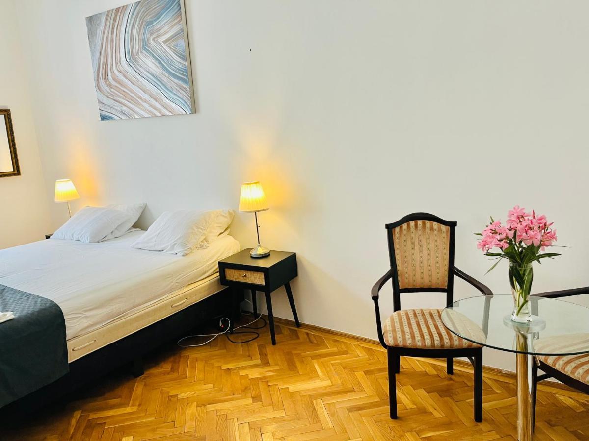 Hostel City Rooms *