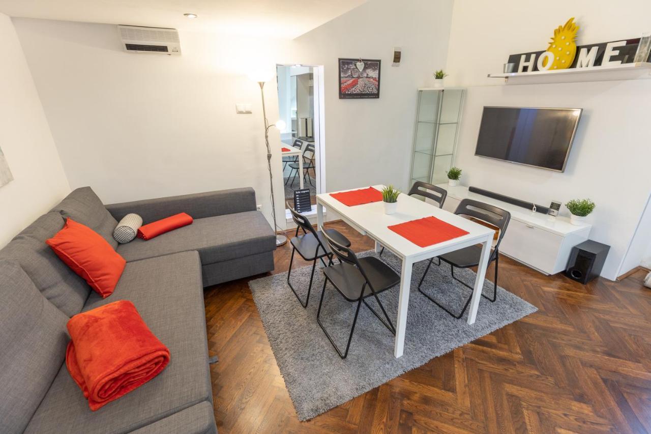 Apartment Bright & Shine