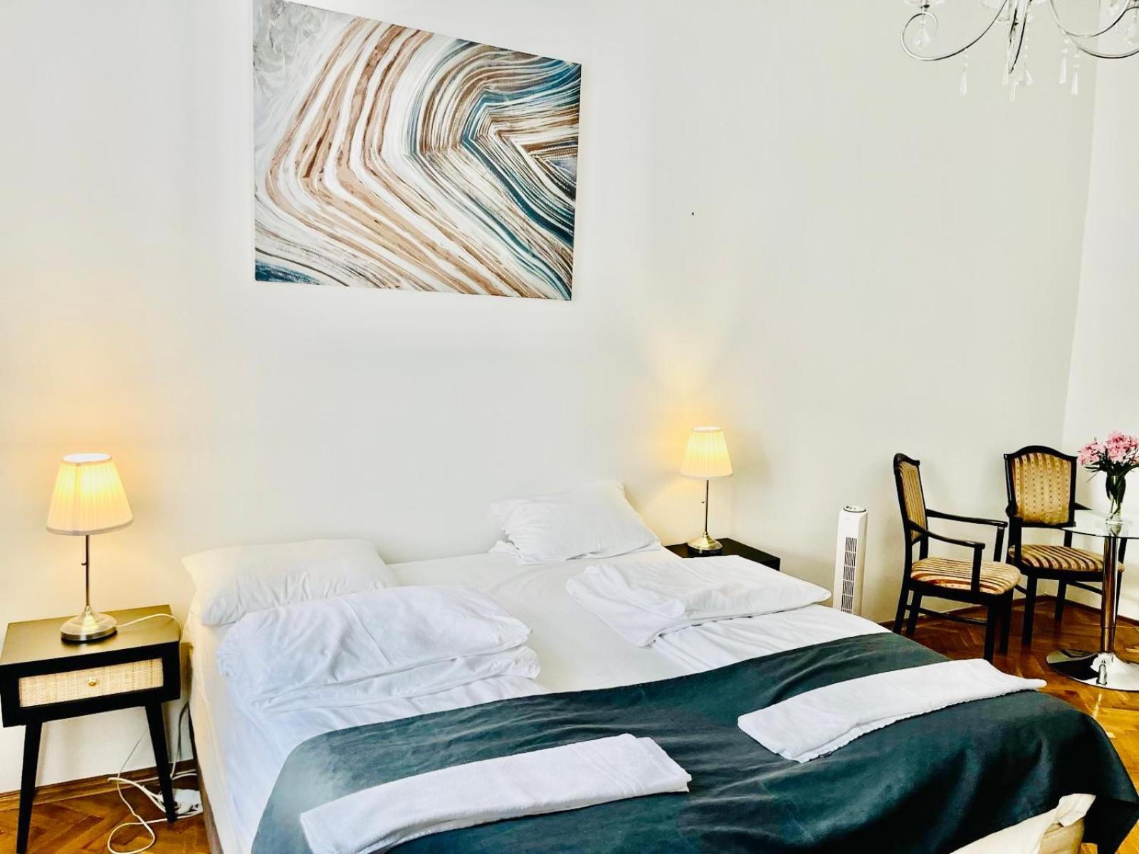 Hostel City Rooms *